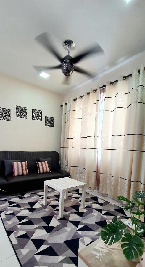 Leezahomestay Bayan Lepas Bagian luar foto