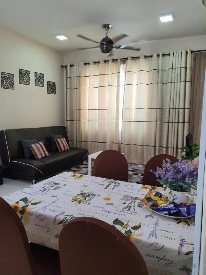 Leezahomestay Bayan Lepas Bagian luar foto